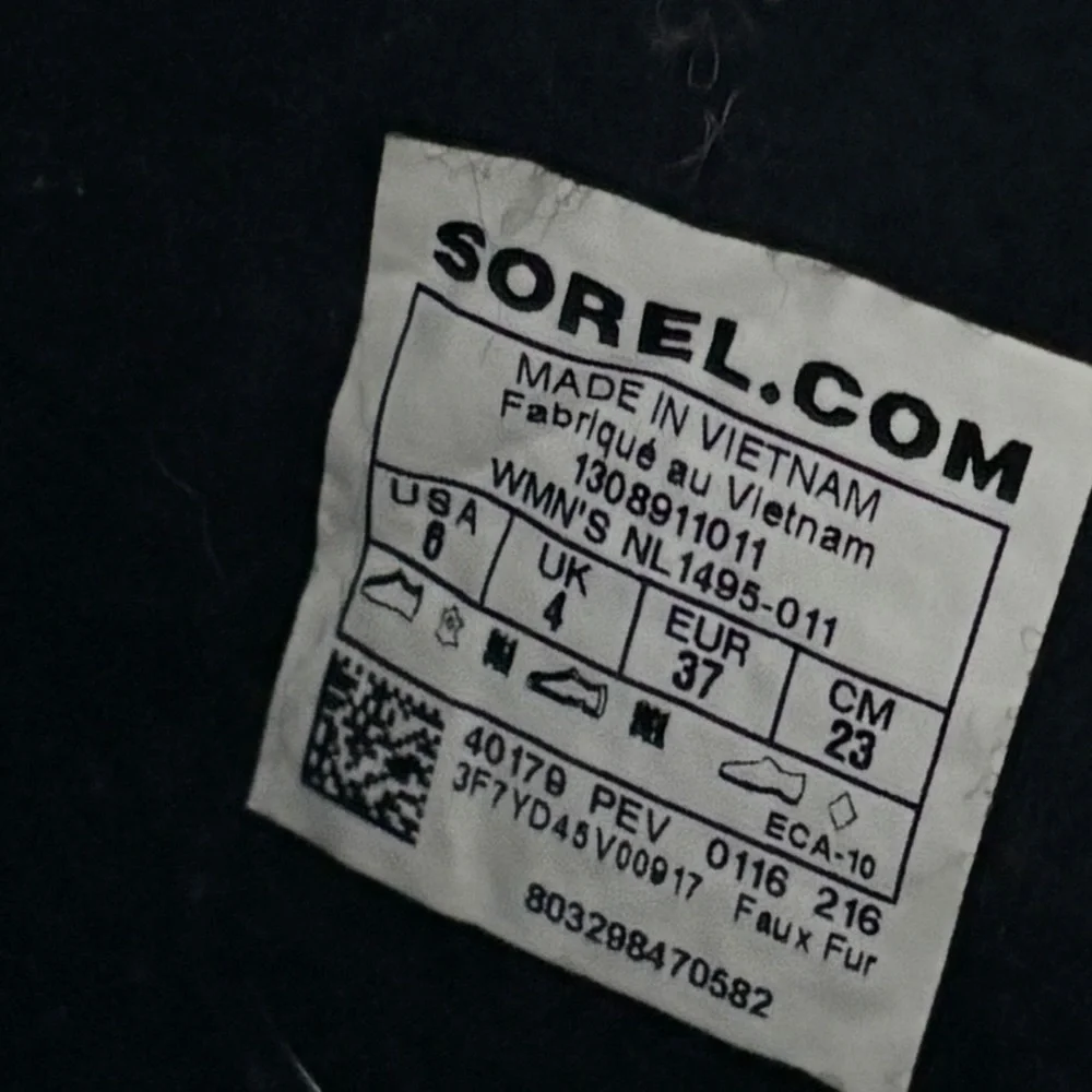 SOREL Winter Carnival Waterproof Boots - Black/Quarry | Size 6 - Picture 4 of 14